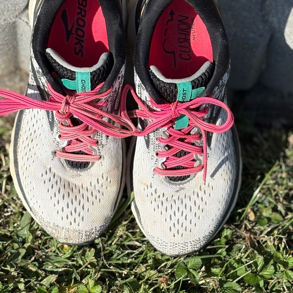 Brooks Ghost 11 Size 7 - image 3